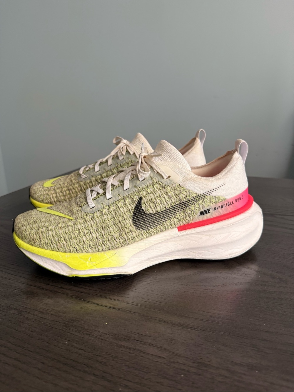 Nike Invincible 3 Men’s 11.5 ZoomX Running Shoes Volt Pink FN6821-100